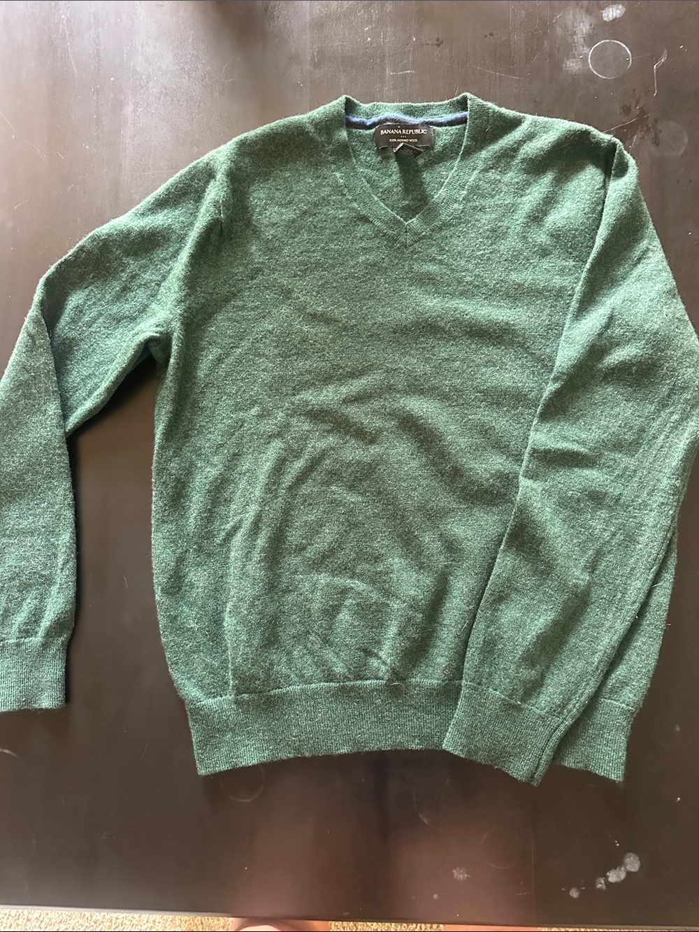 Vintage Banana Republic Merino Wool unisex V-Neck Sweater in Forest Green